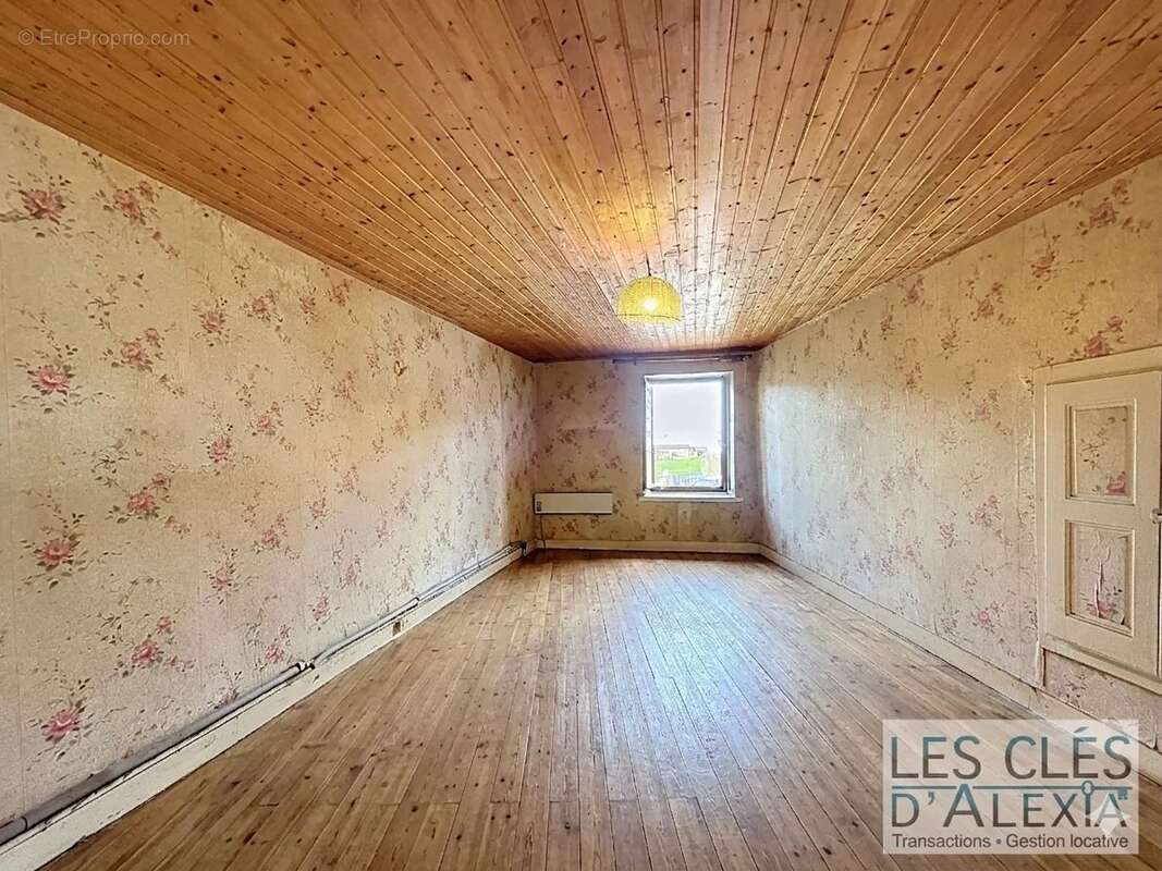 Appartement à JOUDES