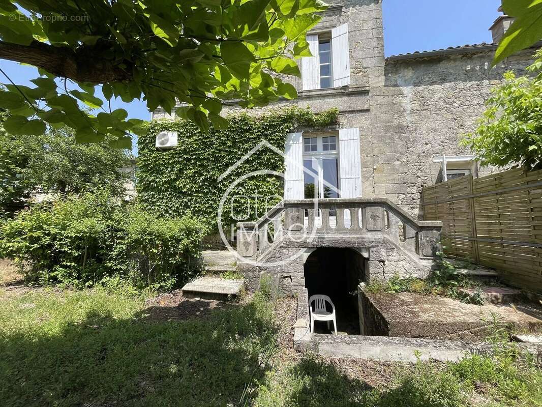 Maison à FRANCS