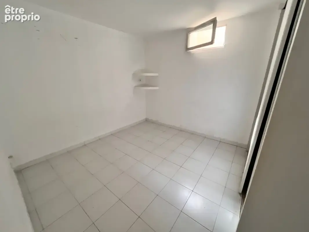 2 Pièces 42,5m2 avec sous sol aménagé 48m2 en Rez de Jardin 170m2 Garage en sous sol - photo 10