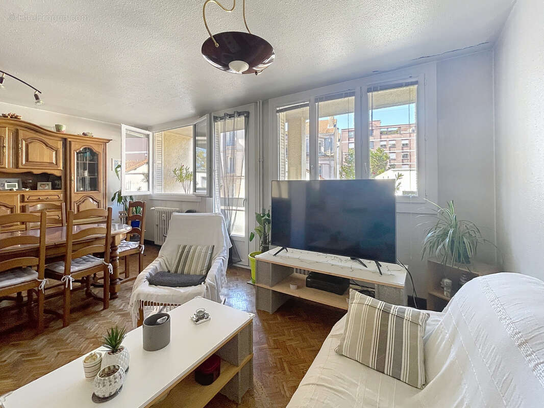 Appartement à SAINT-ETIENNE