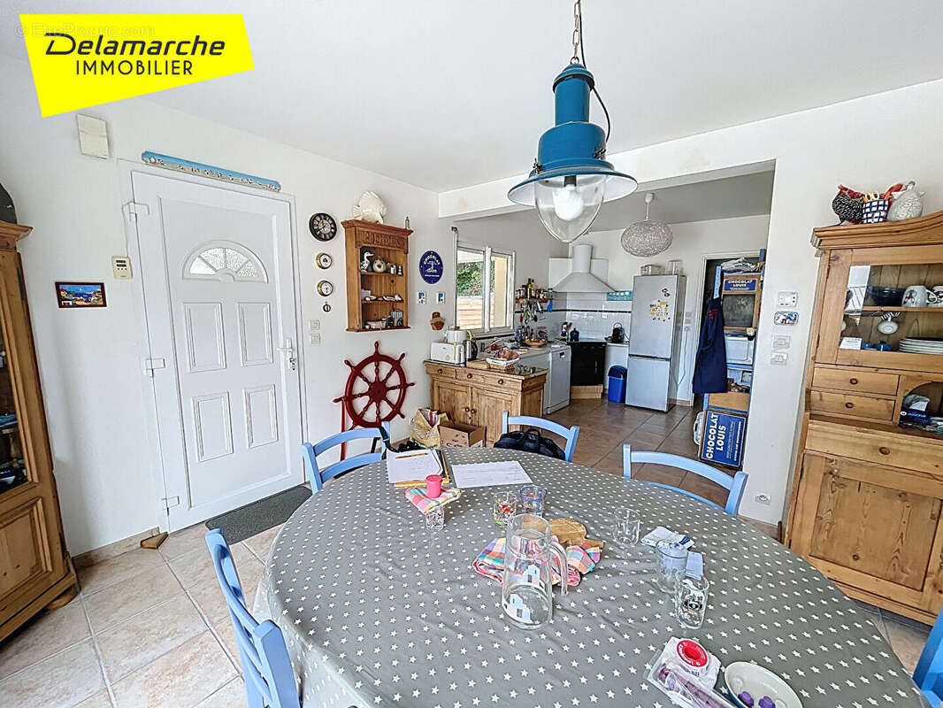 Maison à DONVILLE-LES-BAINS