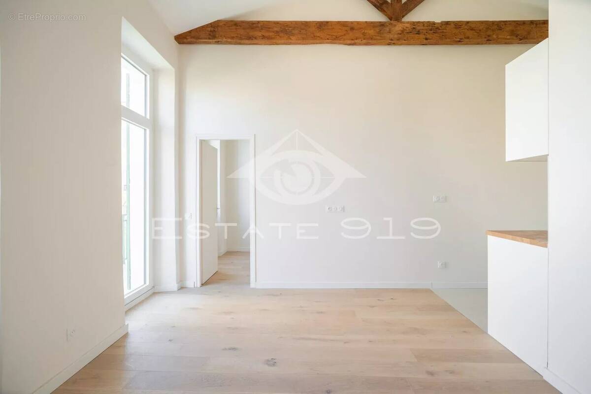 Appartement à MARSEILLE-7E