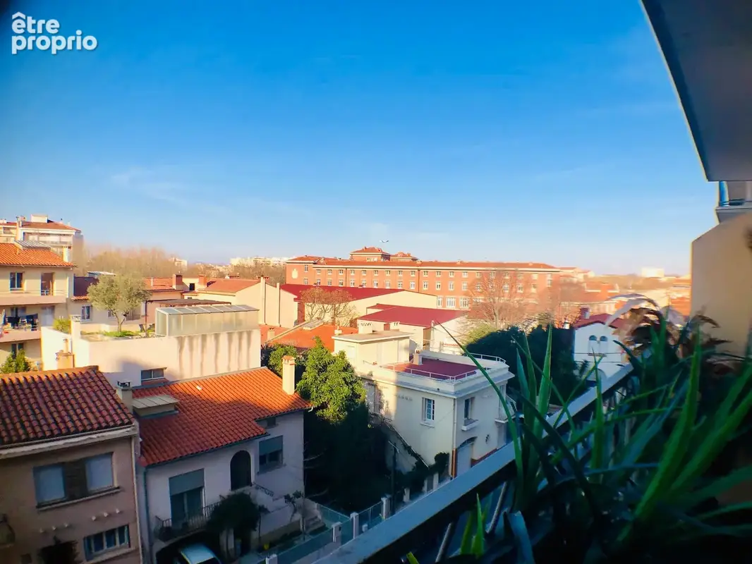 Vente appartement T4 avec balcon, cave et place de parking sécurisée, 66000 Perpignan, quartier de la gare. - photo 2
