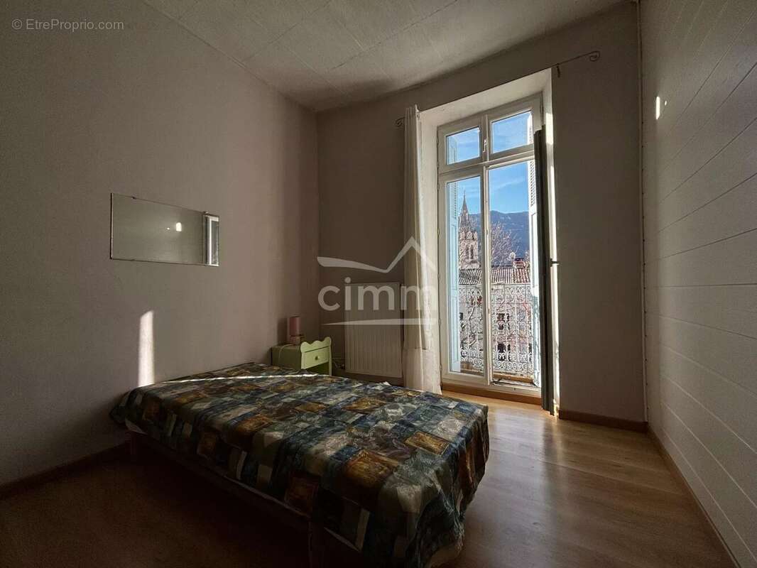 Appartement à LARAGNE-MONTEGLIN