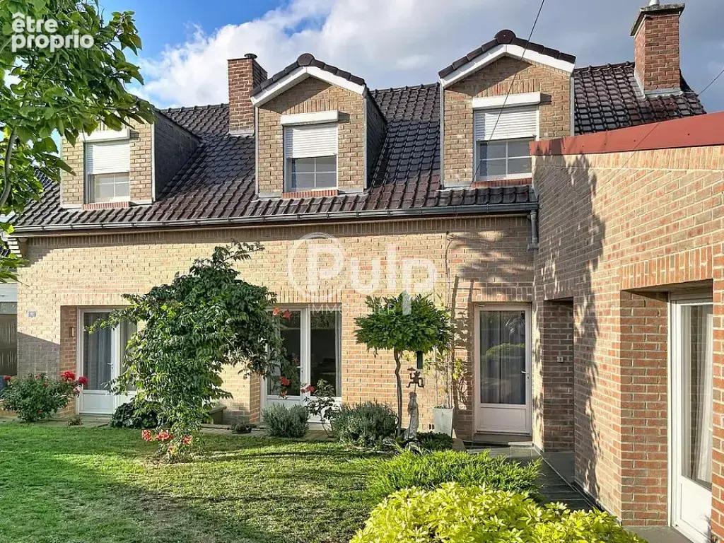 Photo Maison à Anhiers au prix de 449 500€