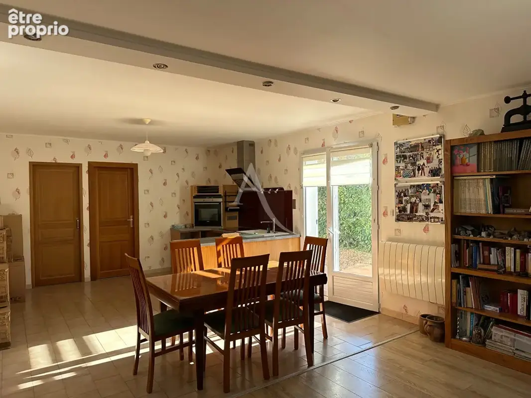 Rochefort - belle maison familiale de 167 m² - 5 chambres, deux garages , fort potentiel ! - photo 4