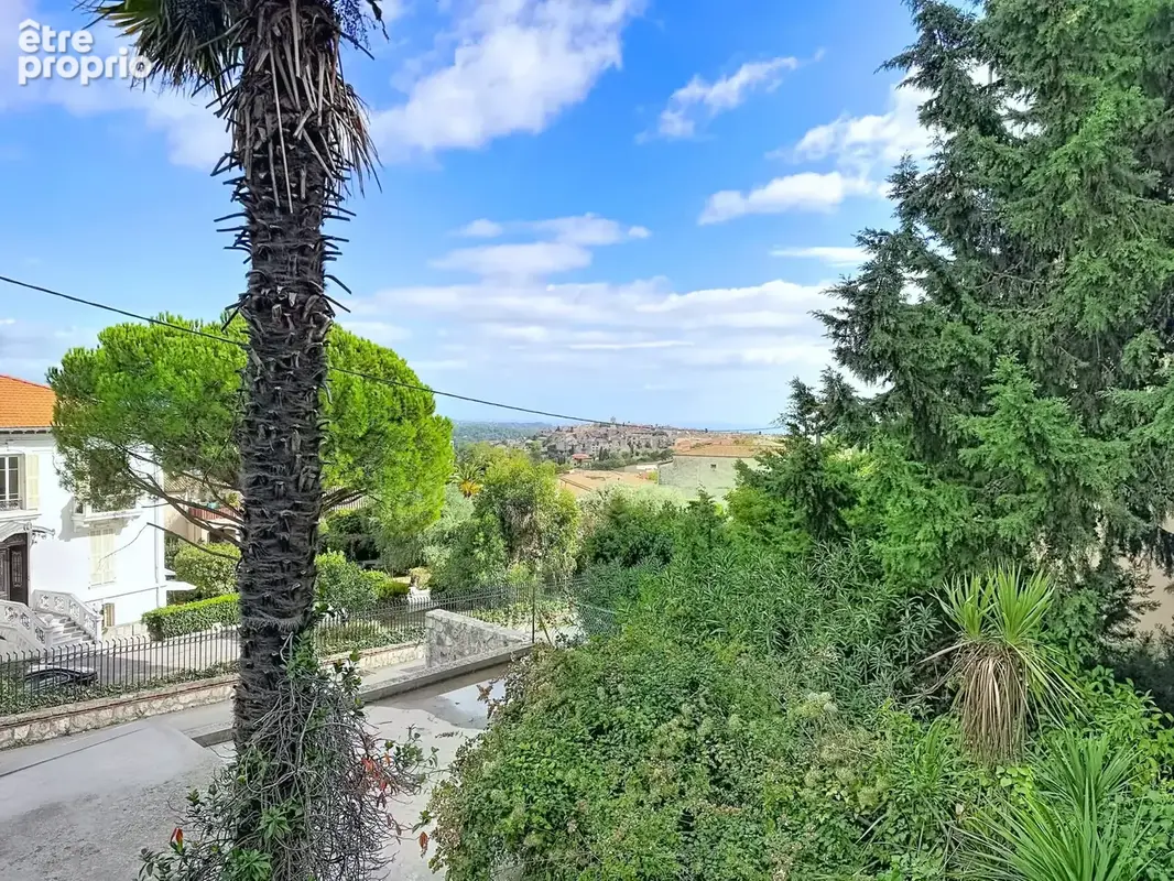 Vence   à 5 minutes à pied du centre-ville, spacieux 3 pièces avec vue mer, terrasses et garage fermé - photo 7