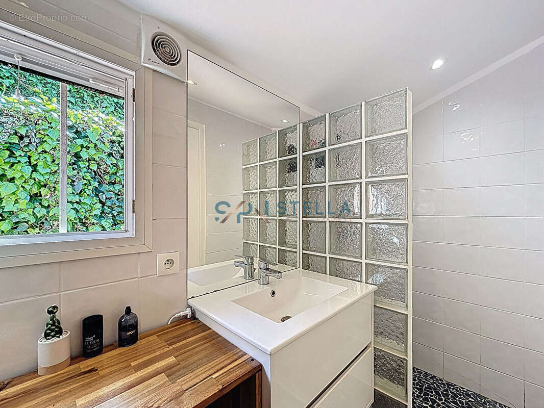 Maison avec dépendances et piscine - photo 12