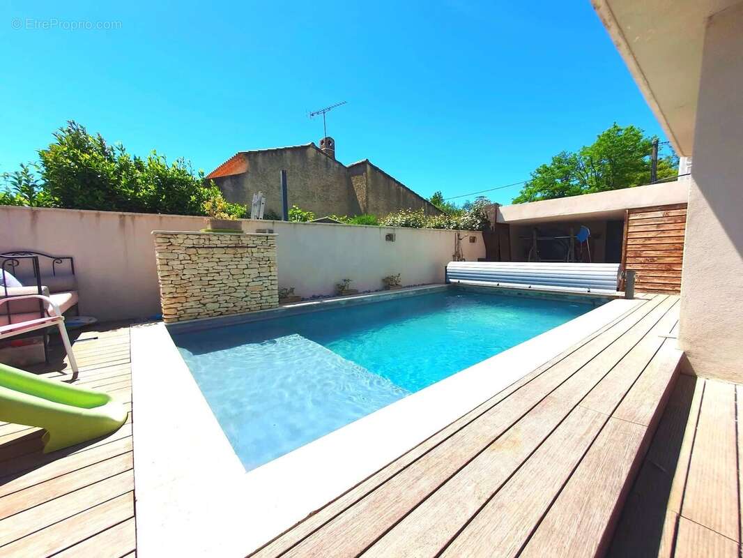 Maison à L'ISLE-SUR-LA-SORGUE