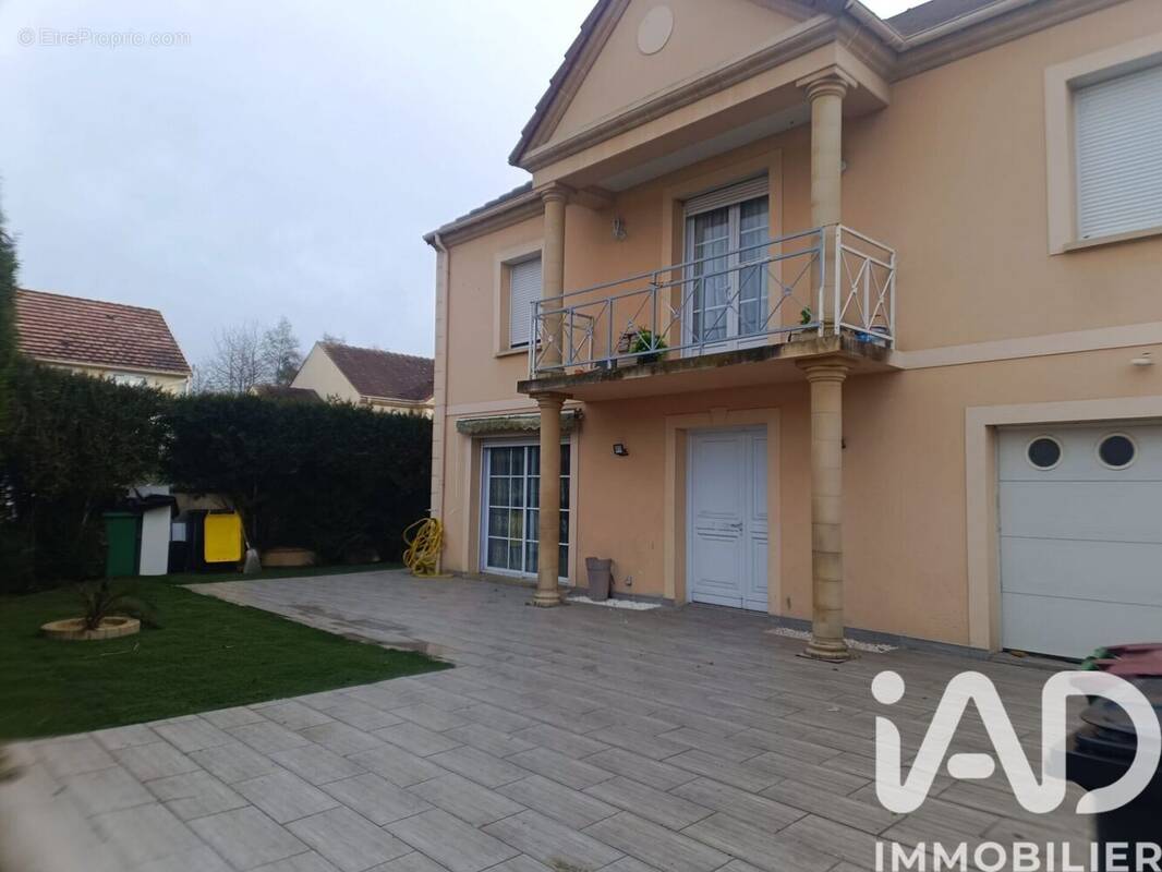 Photo 1 - Maison à SAVIGNY-LE-TEMPLE