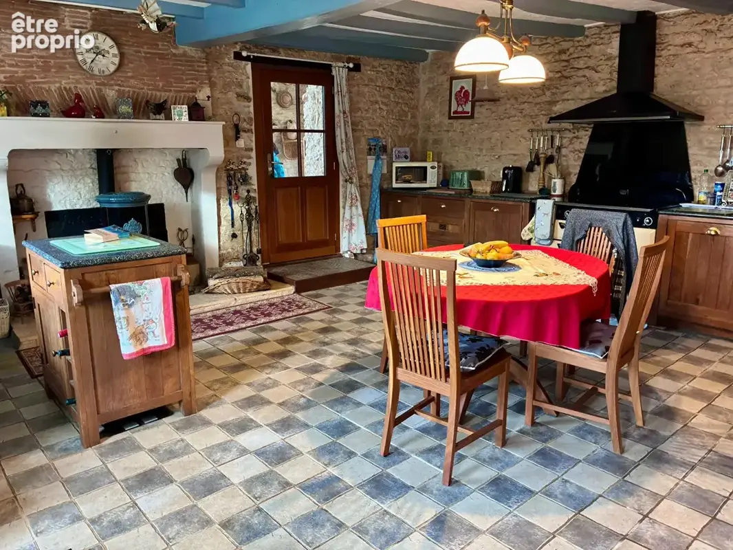 CHARENTE - Proche VERTEUIL-SUR-CHARENTE - Maison et maison d'amis - 13 Pièces - photo 3