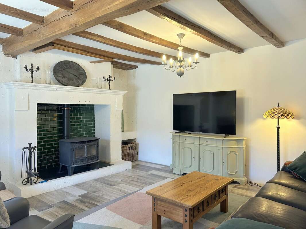 Maison à LA TOUR-BLANCHE