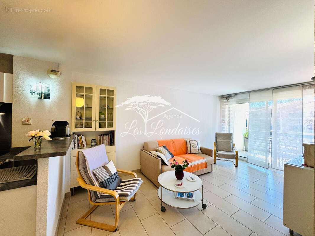 Appartement à LA LONDE-LES-MAURES