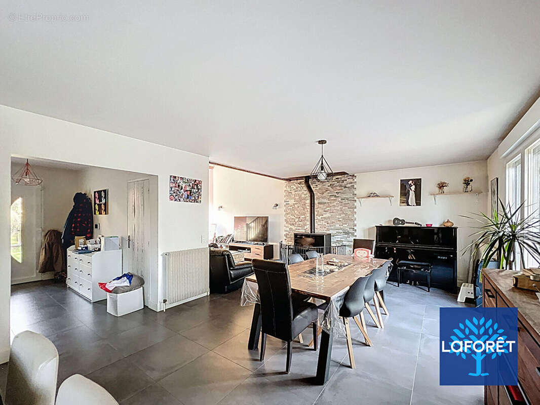 Maison à LA FERTE-ALAIS