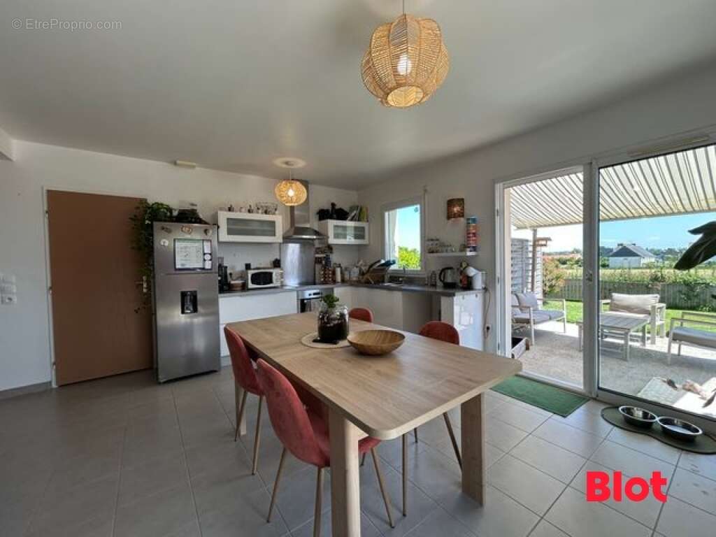 Maison à SAINT-GUINOUX