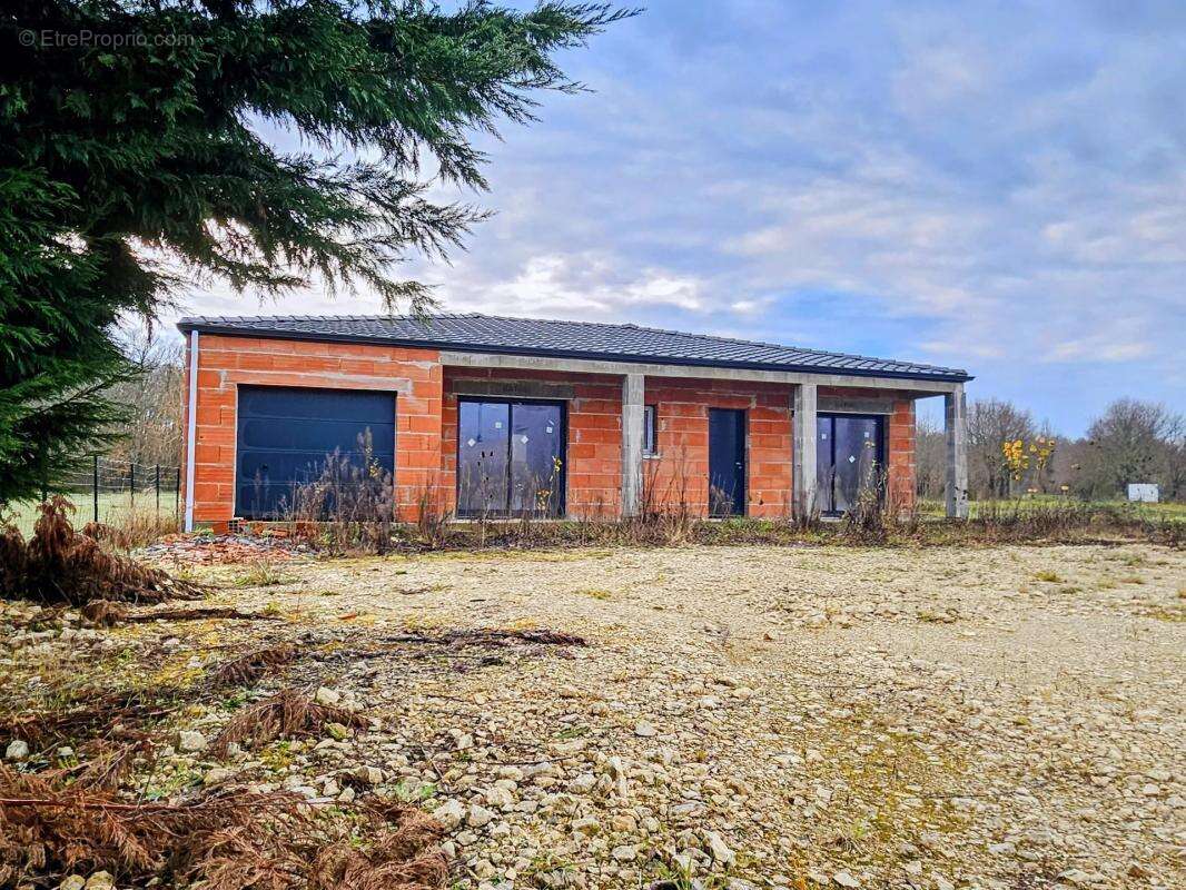 Maison à MONTPON-MENESTEROL