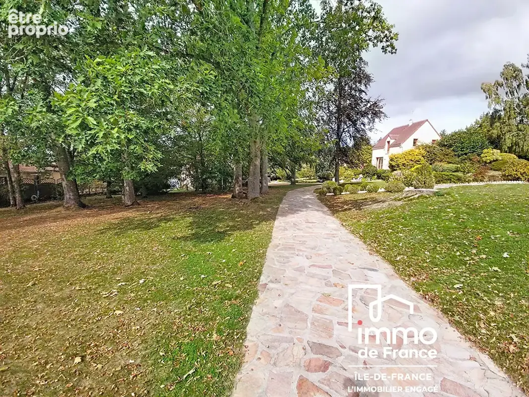 Propriété d'exception ! Maison rénovée, parc de 5 000 m² et piscine couverte - photo 18