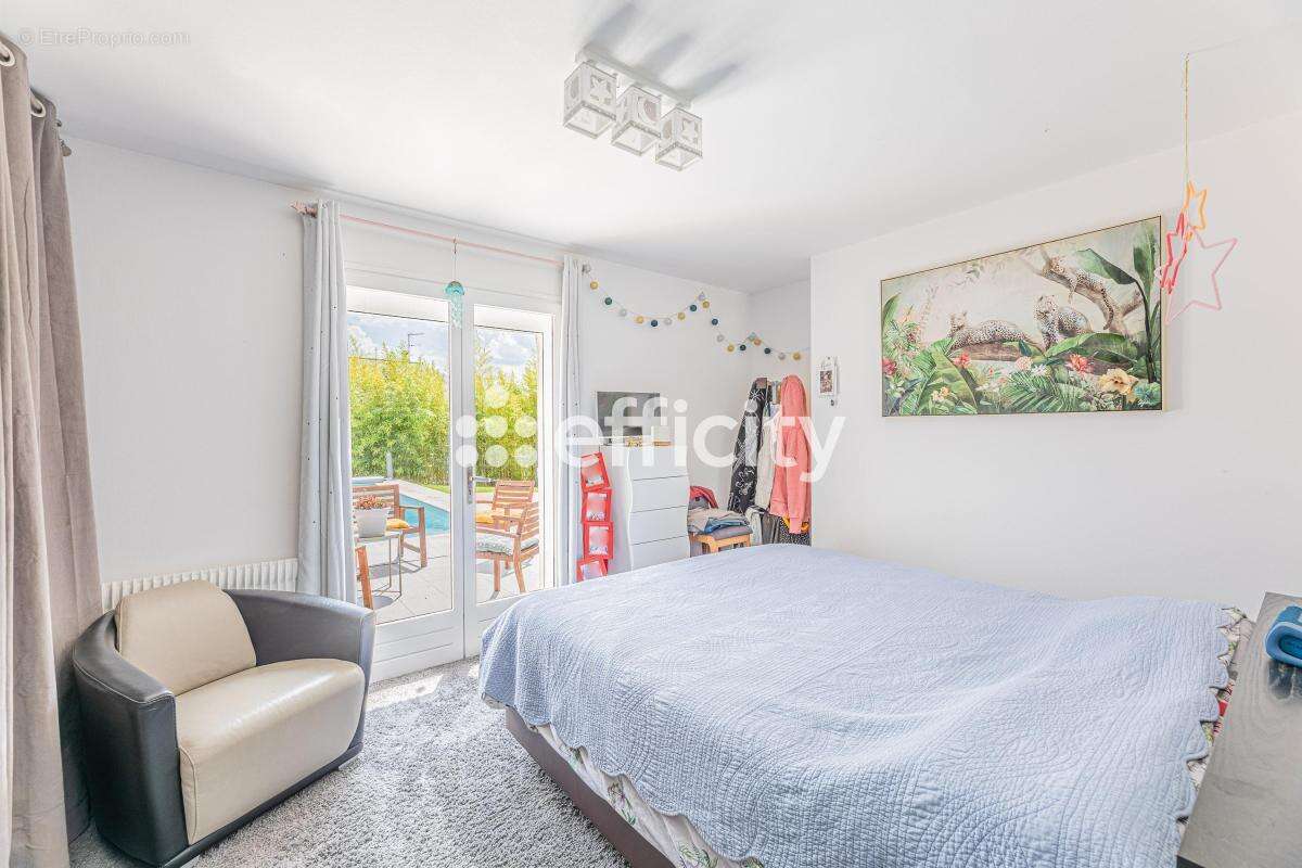 Maison à SAINT-CYR-SUR-LOIRE