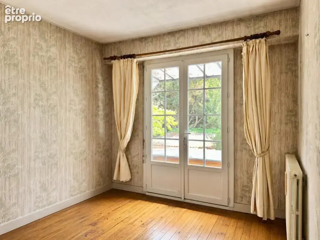 Villenave-d'Ornon – Hourcade  Maison à rénover sur grande parcelle de 1 300 m² avec garage - photo 8