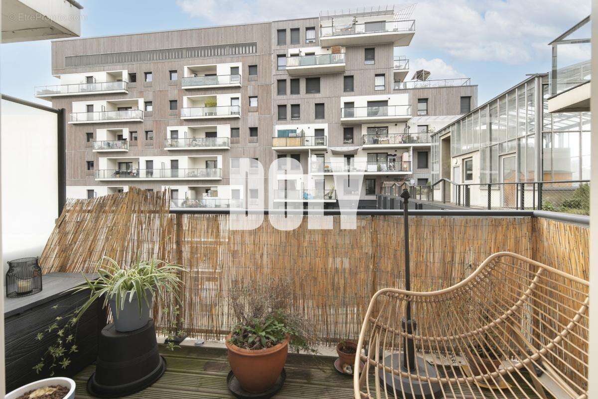 Appartement à PARIS-14E