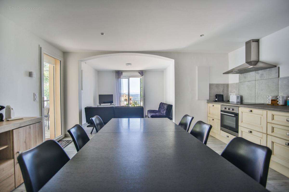 Maison à MANDELIEU-LA-NAPOULE