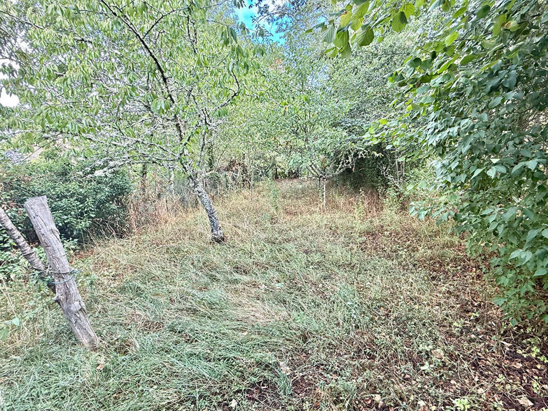 BIOLLET / Grange à fort potentiel de 113 M2 au sol ! - photo 6