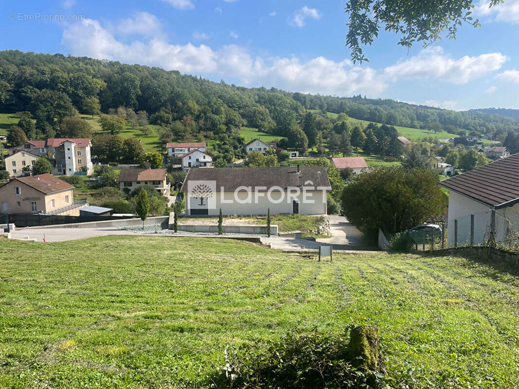 Terrain à LONS-LE-SAUNIER