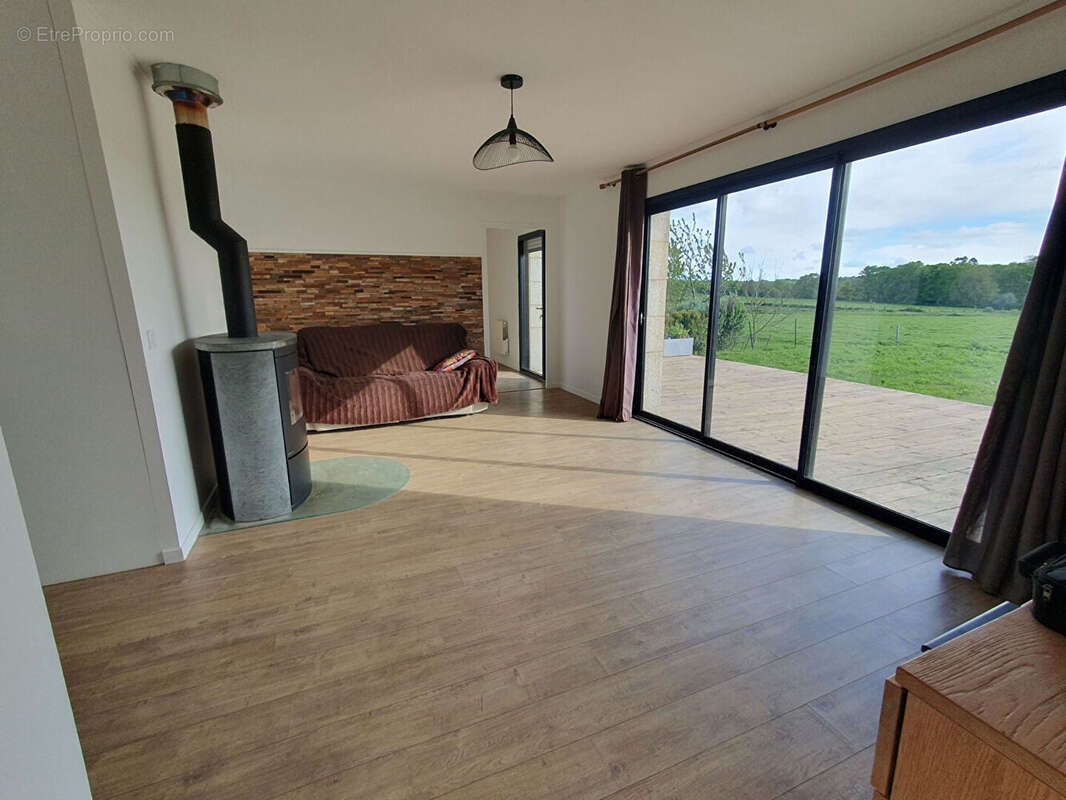 Maison à LOCOAL-MENDON
