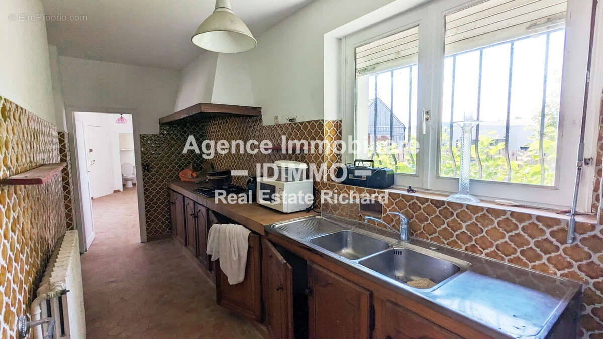 Maison Bourgeoise 4 pièces sur 752 m2 à Corbeilles-en-Gâtinais   à vendre - photo 3