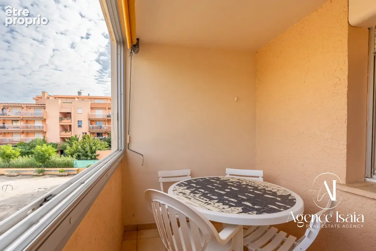 Appartement à BORMES-LES-MIMOSAS