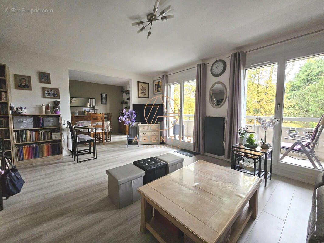 Appartement à LE PLESSIS-TREVISE