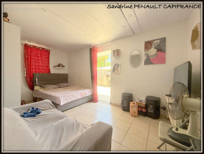 A vendre a kourou (guyane francaise) une maison individuelle t8 de 195 m² + 1 studio independant de 29 m² - terrain de 526 m² -  - photo 10