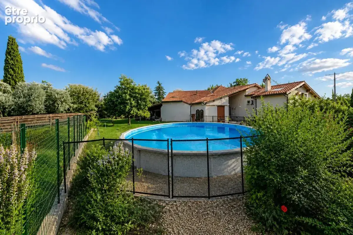 Maison solaire d'architecte de 12 pièces de 260 m² à Bias - photo 4
