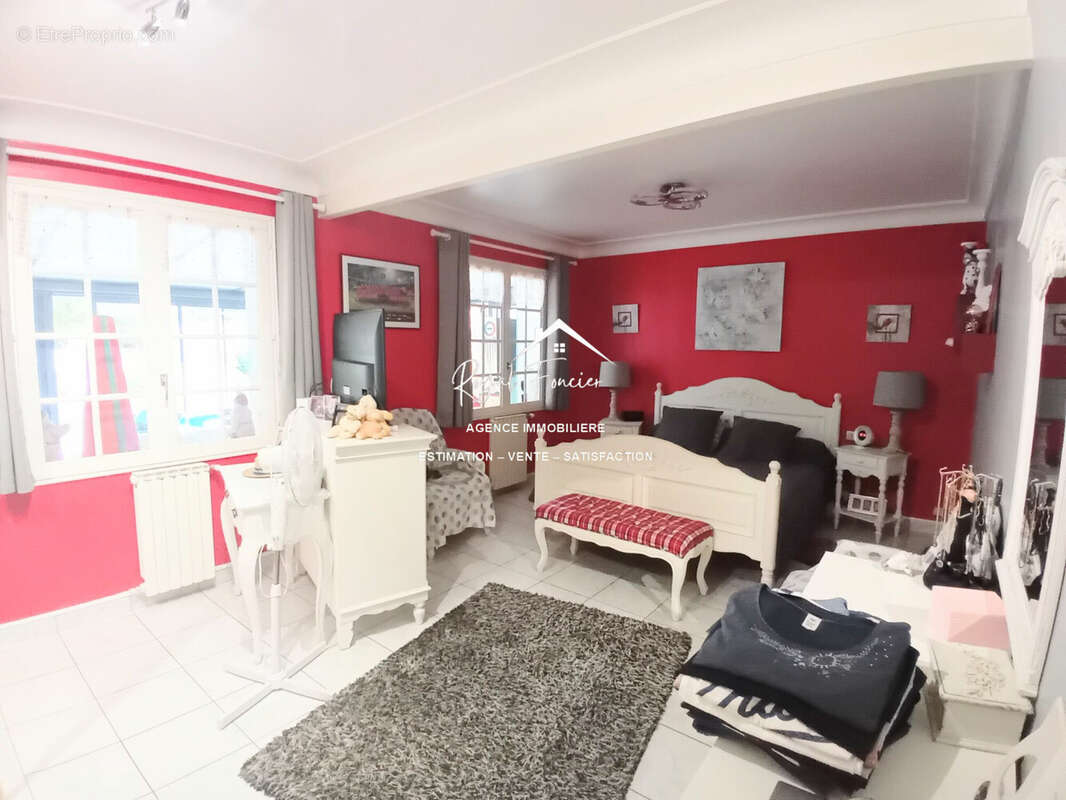 Chambre parentale de 20 m2  - Maison à CHATELLERAULT