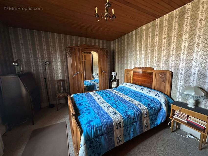 Maison à SAINT-GERVAIS-D'AUVERGNE