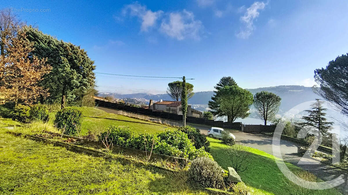 Maison à SAINT-CYR-SUR-LE-RHONE