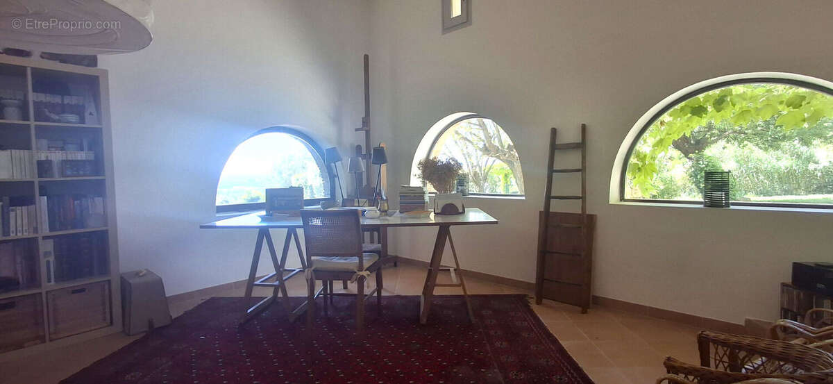Maison à LA GARDE-ADHEMAR