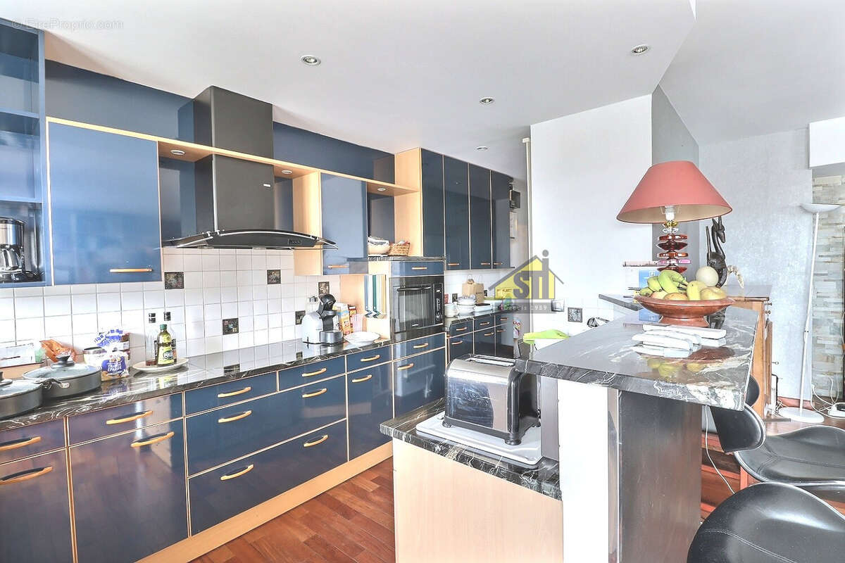 Appartement à PARIS-14E