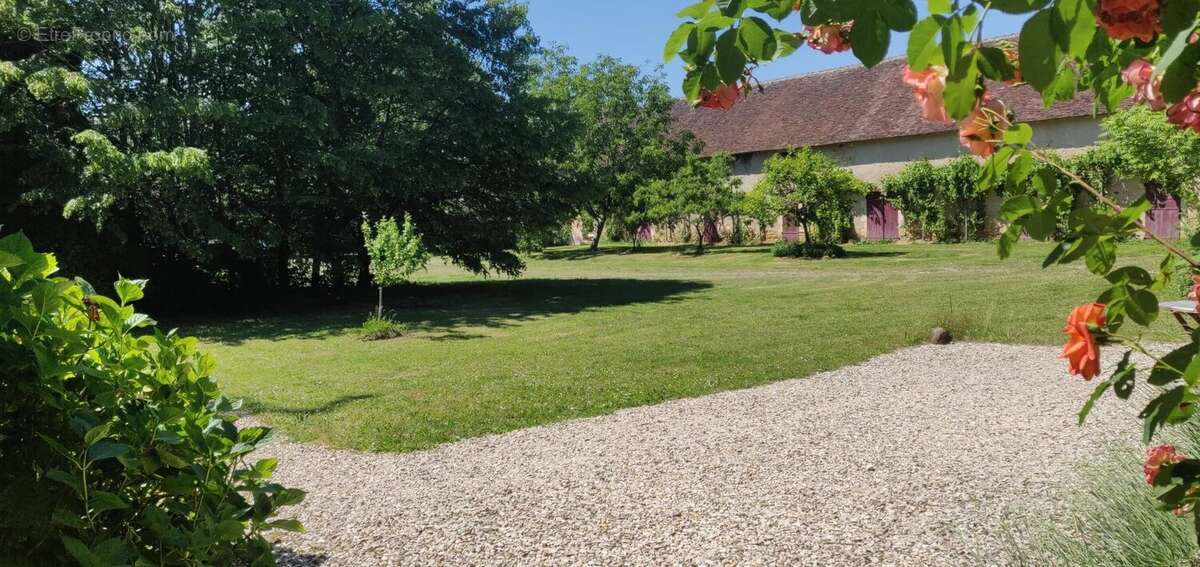 Maison à RUFFEC