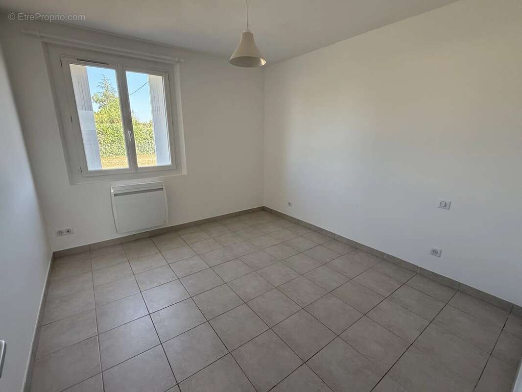 Maison T4 neuve de plain pied avec garage sur 1827m2 de terrain, proche Nogaro - photo 6