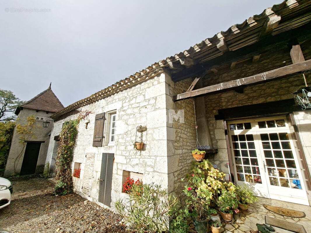 Maison à RAZAC-DE-SAUSSIGNAC
