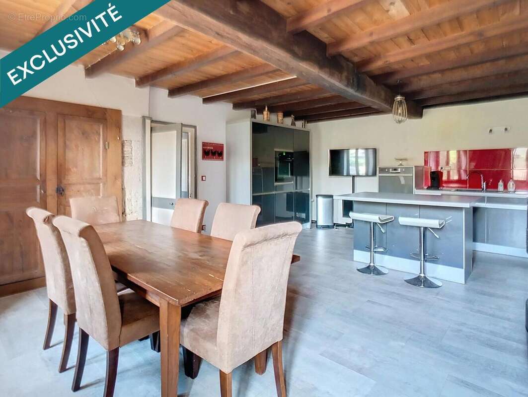 Maison 345 m² à Le Fouilloux  - photo 8
