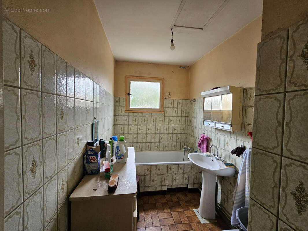 Maison à PAREMPUYRE