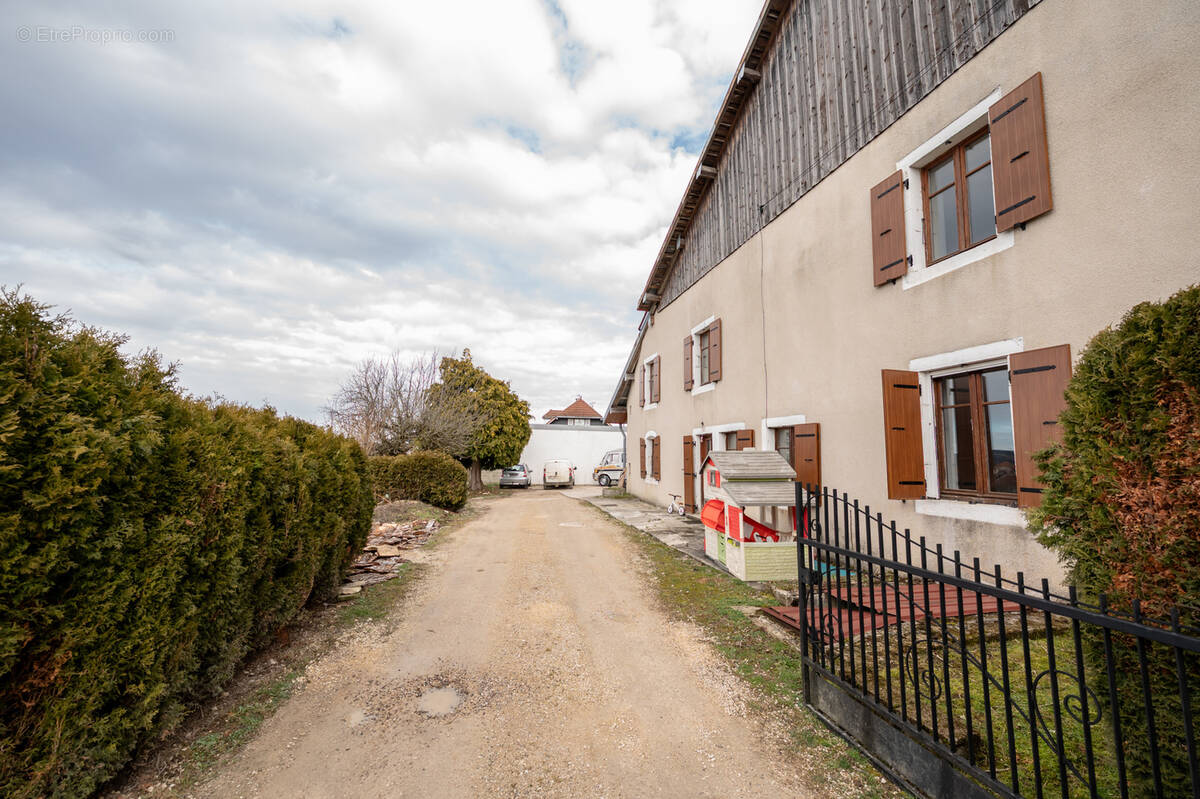Maison à BIANS-LES-USIERS