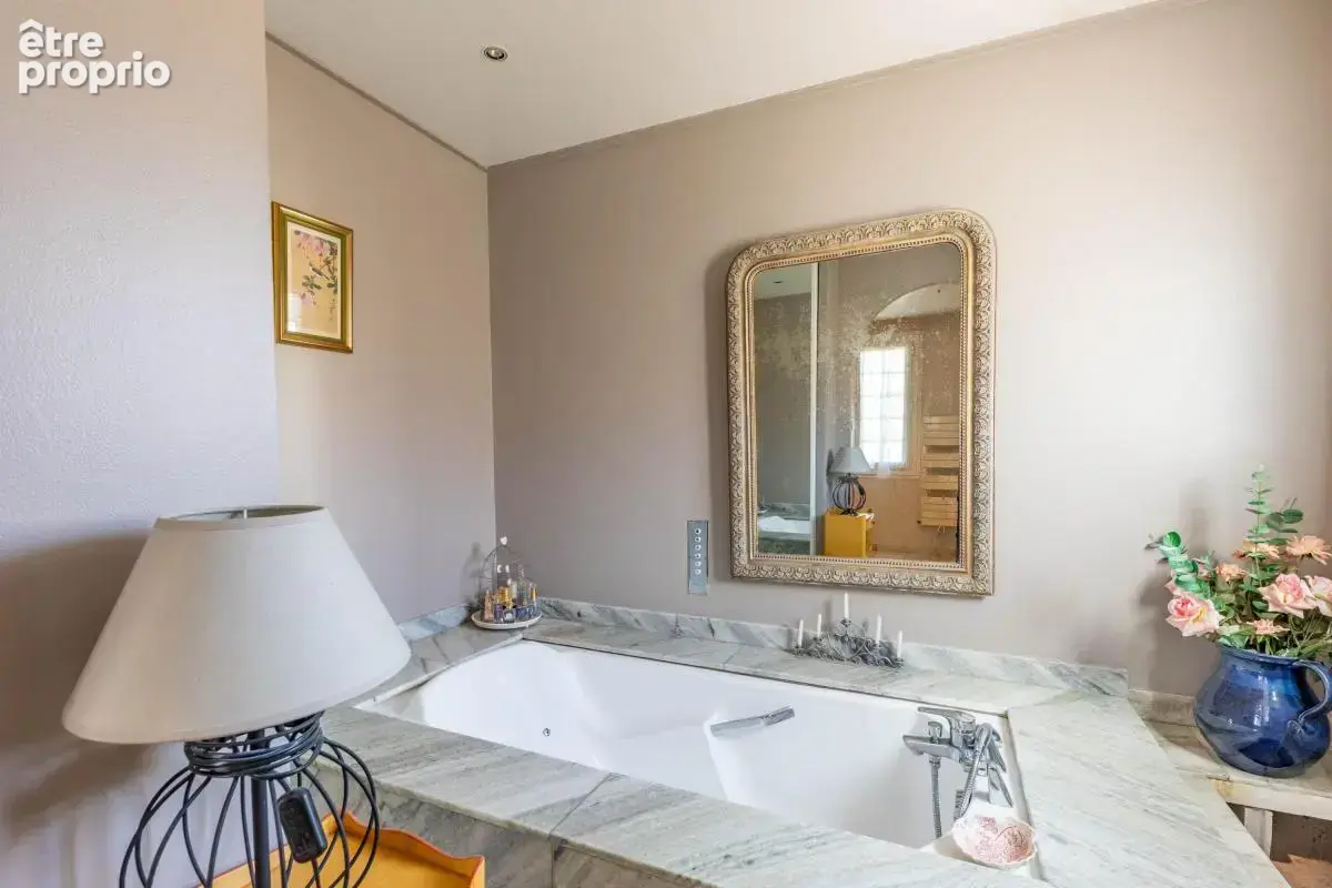 Sanary-sur-mer – maison familiale avec piscine et stationnement - photo 17