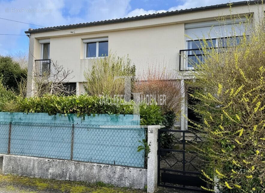 Maison à TRELISSAC