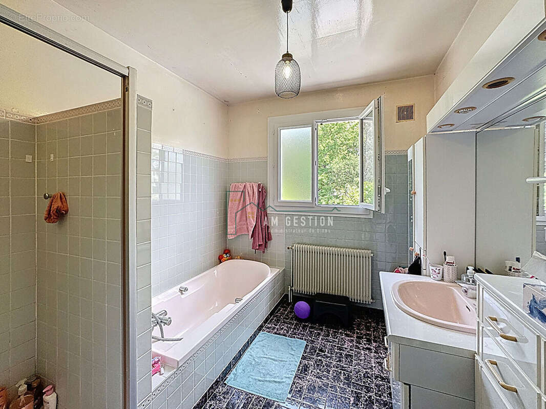 Maison à SAINT-PRIEST-TAURION