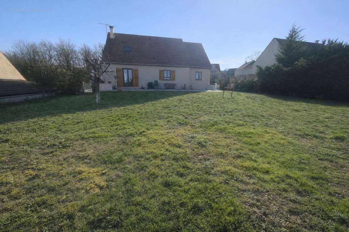 Maison à LIZY-SUR-OURCQ