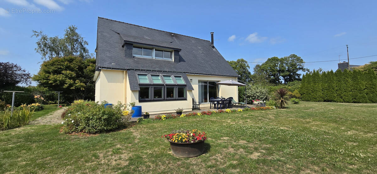 Maison à LOCUNOLE
