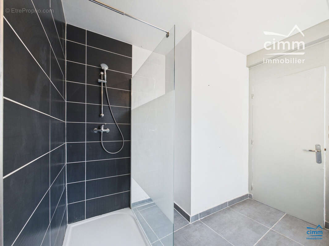 Maison à LONGUE-JUMELLES